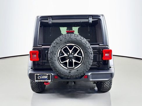 Used 2024 Jeep Wrangler Unlimited Rubicon AWD/4WD image 6