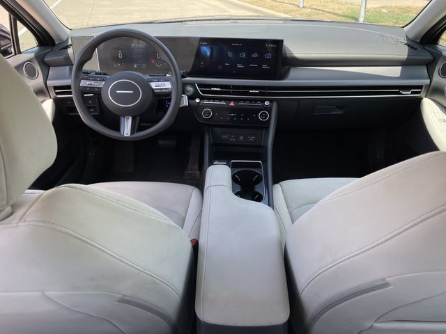 Used 2025 Hyundai Sonata SEL FWD image 9