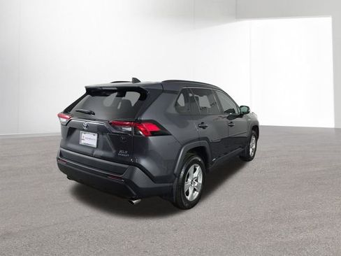 Used 2020 Toyota RAV4 XLE image 12
