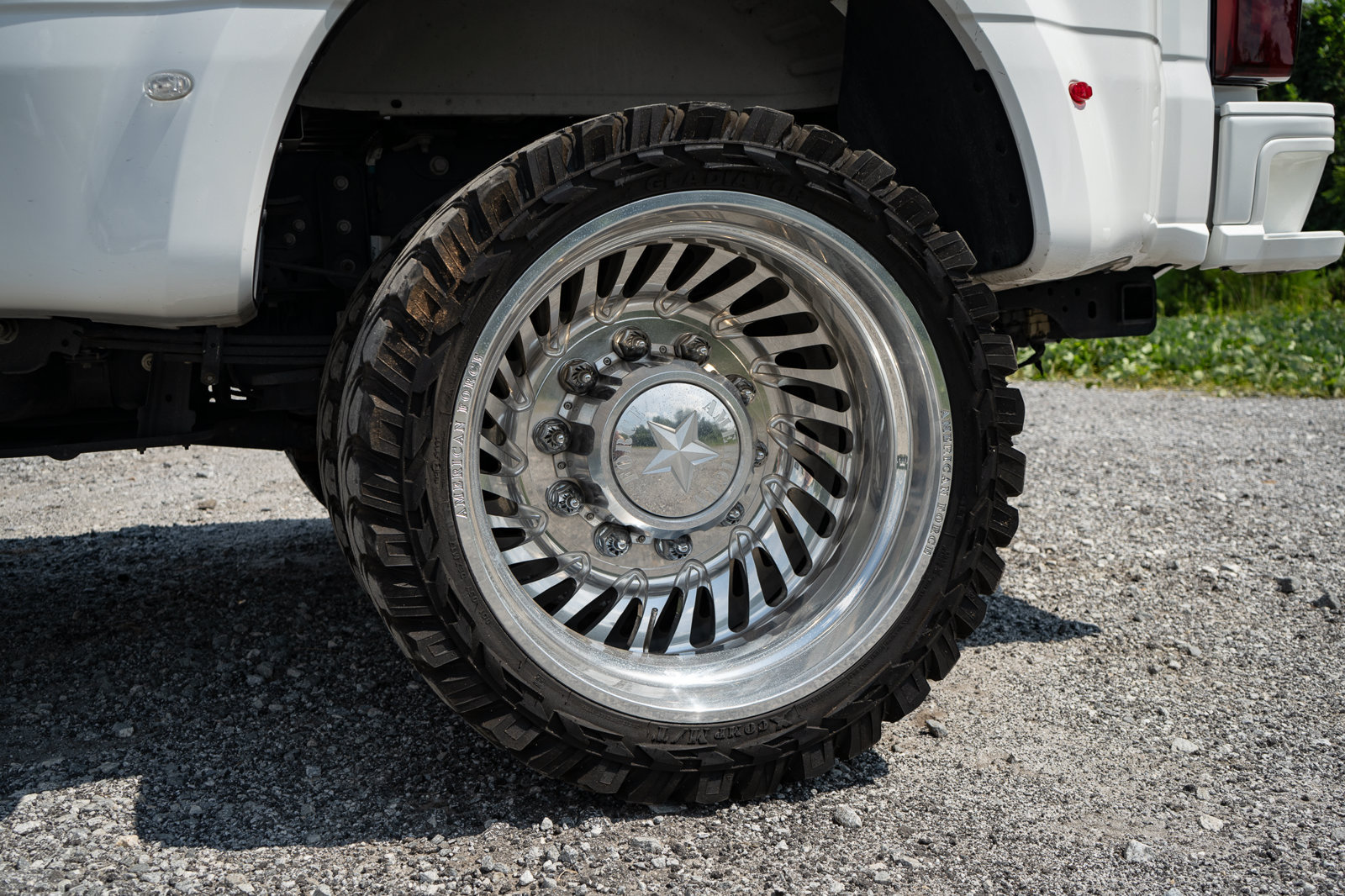 Used 2024 Ford F450 Platinum w/ FX4 Off-Road Package AWD/4WD image 18