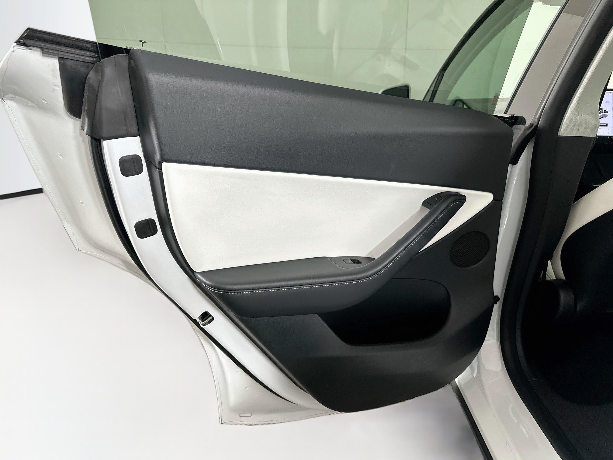Used 2022 Tesla Model Y Long Range AWD/4WD image 24