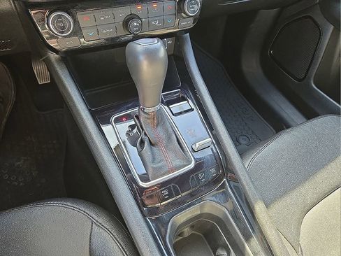 Used 2024 Jeep Compass Trailhawk image 31