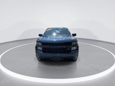 Used 2022 Chevrolet Silverado 1500 Custom w/ LPO, Blackout Package AWD/4WD image 4