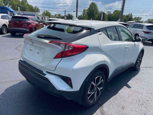 Used 2021 Toyota C-HR XLE FWD image 7