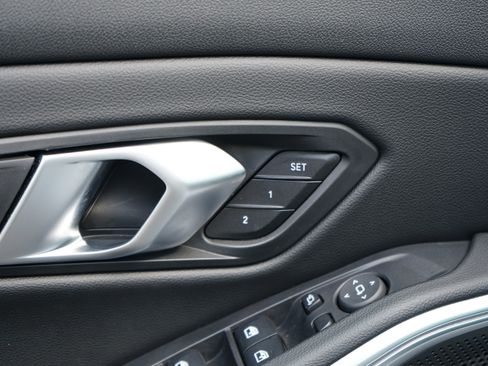 Used 2025 BMW 330i xDrive Sedan w/ Convenience Package image 21