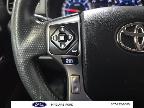 Used 2019 Toyota 4Runner SR5 AWD/4WD image 23