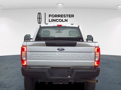Used 2020 Ford F250 XL w/ Power Equipment Group image 4