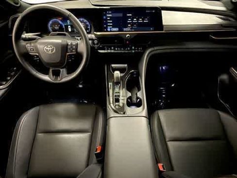 Used 2025 Toyota Crown Signia w/ Advanced Technology Package AWD/4WD image 4