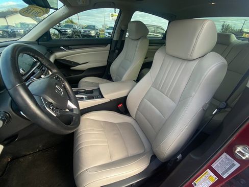 Used 2018 Honda Accord Touring image 32