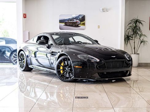 Used 2017 Aston Martin V12 Vantage S RWD image 5