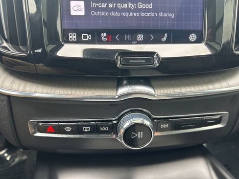 Certified 2025 Volvo XC60 B5 Plus AWD/4WD image 25