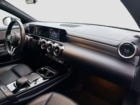 Used 2020 Mercedes-Benz CLA 250 image 27