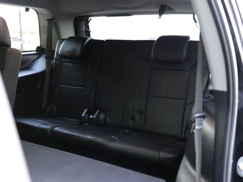 Used 2020 Chevrolet Tahoe LT w/ Luxury Package AWD/4WD image 28