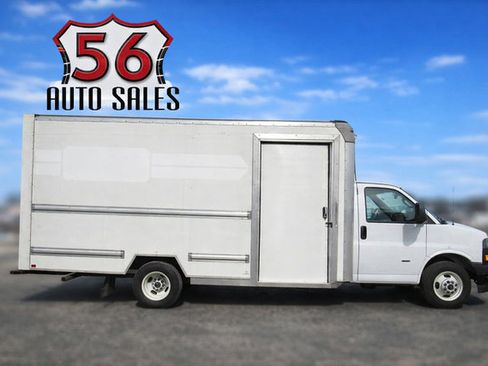 Used 2022 GMC Savana 3500 Extended w/ Power Convenience Package RWD image 1