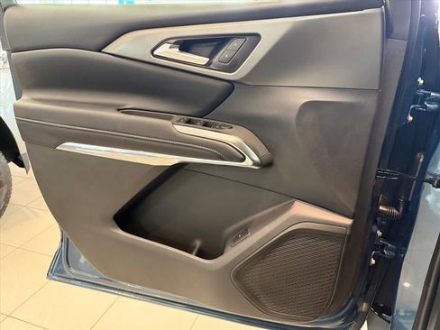 New 2026 Chevrolet Traverse LT w/ Midnight/Sport Edition image 8