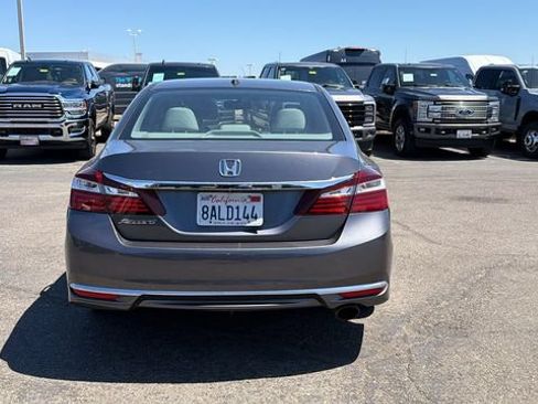 Used 2017 Honda Accord EX-L image 4