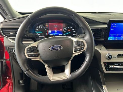 Used 2024 Ford Explorer XLT w/ Equipment Group 202A AWD/4WD image 15