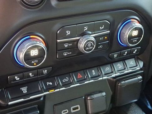 Used 2023 Chevrolet Silverado 3500 High Country w/ Z71 Off-Road Package image 17