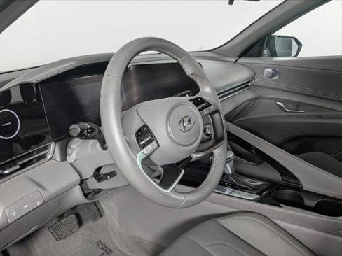Used 2023 Hyundai Elantra SEL w/ Convenience Package FWD image 24