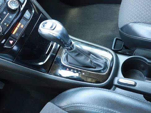 Used 2020 Buick Encore Preferred FWD image 17