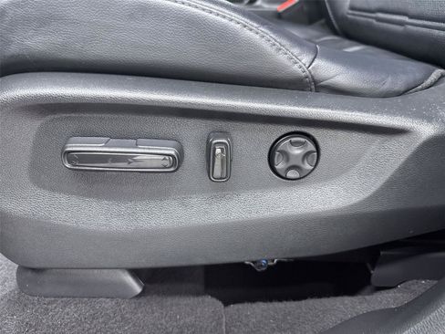 Used 2019 Honda CR-V Touring image 13