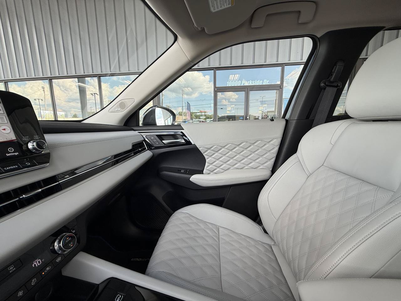 Used 2025 Mitsubishi Outlander SEL AWD/4WD image 24