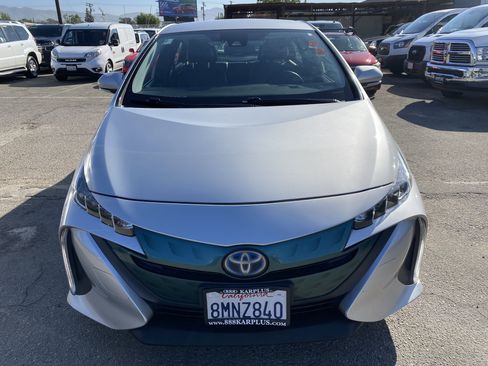 Used 2017 Toyota Prius Prime Premium w/ Preferred Accessory Package FWD image 3