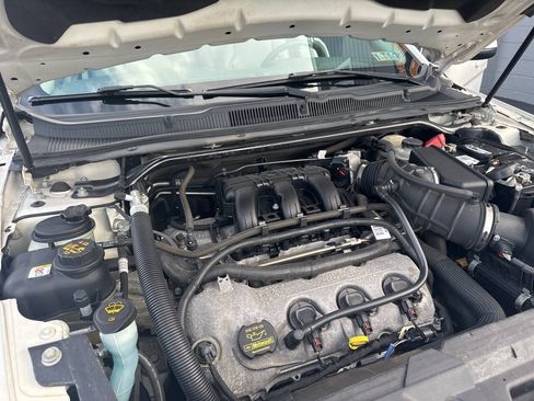 Used 2011 Ford Taurus SEL w/ 201A Rapid Spec Order Code AWD/4WD image 11