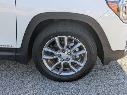 Used 2023 GMC Terrain SLT image 10