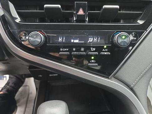 Used 2023 Toyota Camry SE image 34