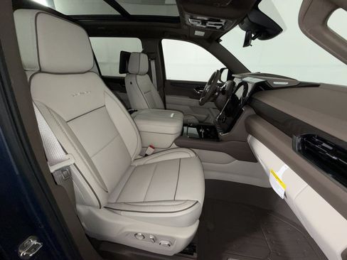New 2026 GMC Yukon XL Denali w/ Denali Reserve Package AWD/4WD image 28