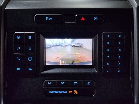 Used 2018 Ford F150 XLT image 36