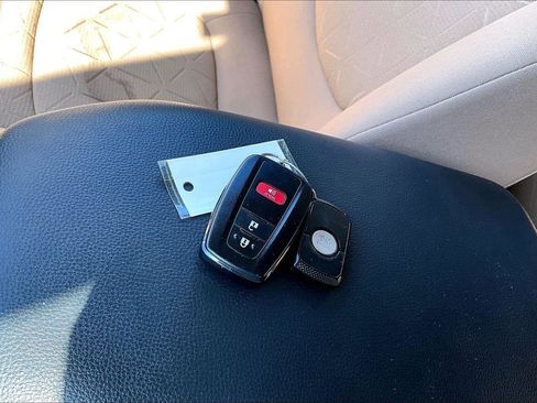 Used 2020 Toyota RAV4 XLE w/ XLE Grade Weather Package image 37