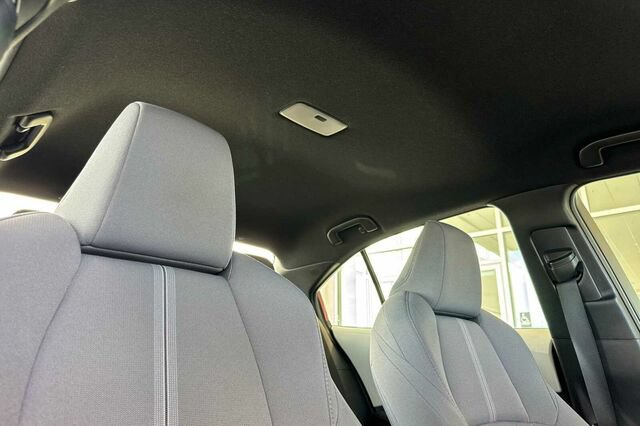 Used 2023 Toyota Corolla SE w/ Carpet Mat Package (TMS) FWD image 16