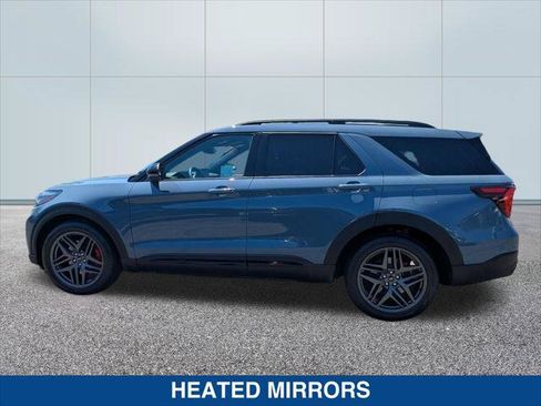 Used 2025 Ford Explorer ST AWD/4WD image 2