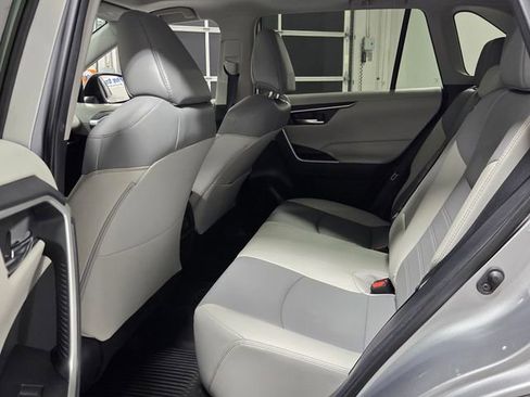 Used 2021 Toyota RAV4 XLE Premium FWD image 6