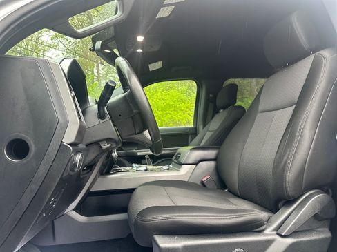 Used 2018 Ford Expedition XLT AWD/4WD image 3