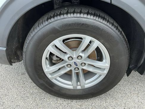 Used 2023 Ford Explorer XLT w/ Equipment Group 202A RWD image 14