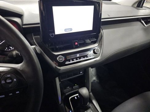 Certified 2024 Toyota Corolla Cross LE image 32