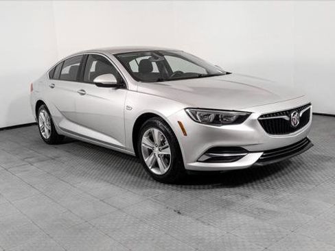 Used 2018 Buick Regal Preferred image 11
