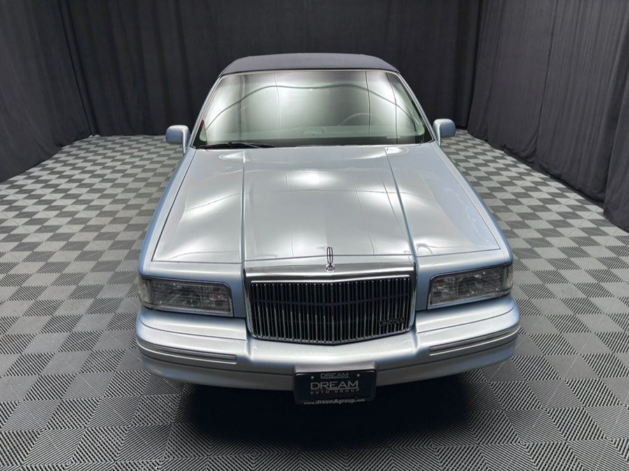 Used 1997 Lincoln Town Car Executive RWD image 9