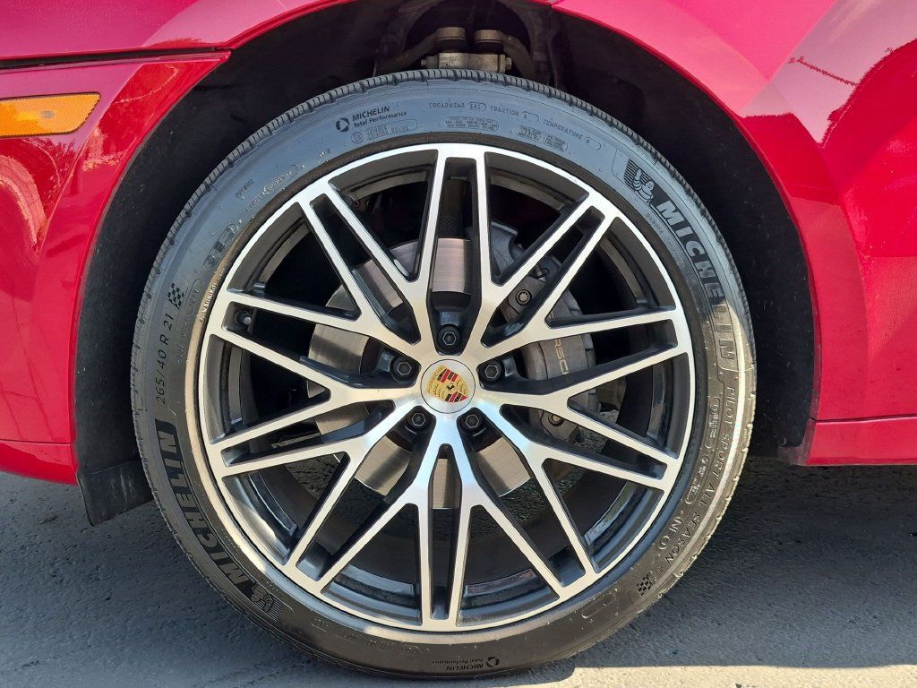 Used 2023 Porsche Macan Turbo AWD/4WD image 9