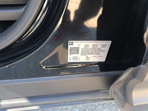 Used 2023 GMC Terrain SLE w/ Driver Convenience Package image 27