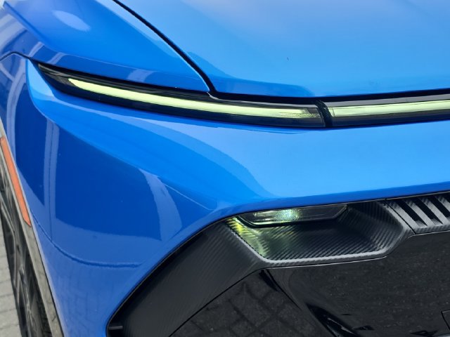 Certified 2025 Chevrolet Equinox EV RS FWD image 11