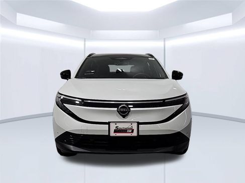 New 2026 Nissan Leaf Platinum+ w/ Cargo Package (Platinum+) FWD image 9