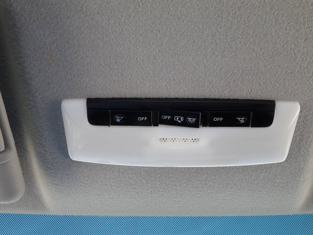 Used 2019 Nissan Kicks S w/ Exterior Electronics Package FWD image 43