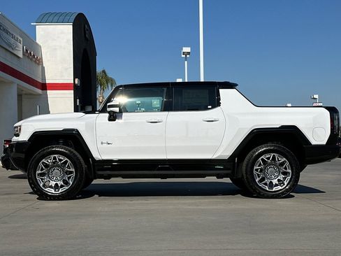 New 2025 GMC Hummer EV 3X image 3