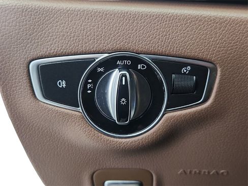 Used 2018 Mercedes-Benz E 300 4MATIC image 38