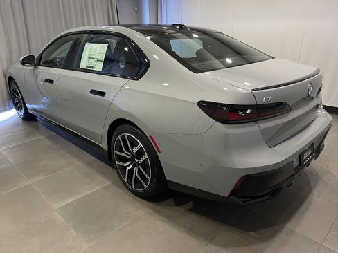 New 2026 BMW i7 xDrive60 w/ Executive Package image 4