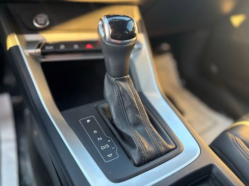 Used 2020 Audi Q3 2.0T Premium image 24